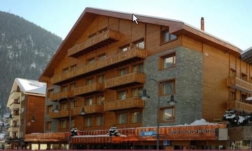 Le Petit Cervin Hotel Zermatt Bagian luar foto A typical hotel in Les Saisies