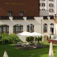 Le Petit Cervin Hotel Zermatt Bagian luar foto The hotel's garden