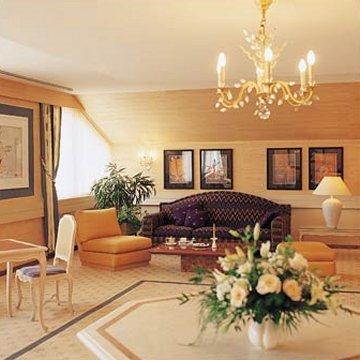 Le Petit Cervin Hotel Zermatt Bagian luar foto The lobby of the hotel